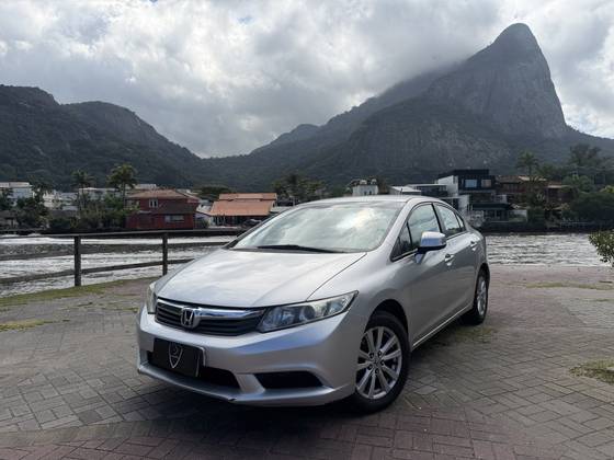HONDA CIVIC 1.8 LXS 16V FLEX 4P AUTOMÁTICO